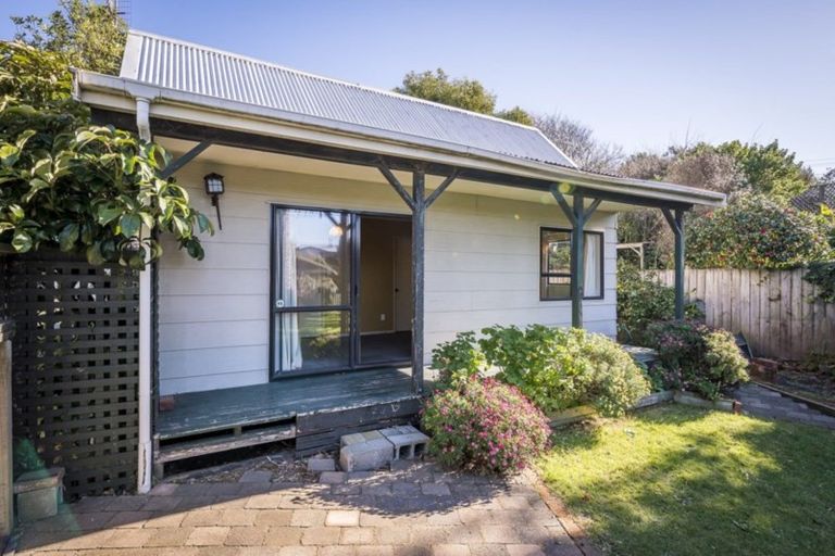 Photo of property in 28a Eatwell Avenue, Paraparaumu Beach, Paraparaumu, 5032