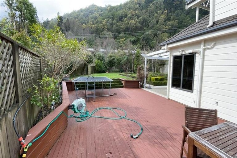 Photo of property in 5 Heather Place, Picton, 7220