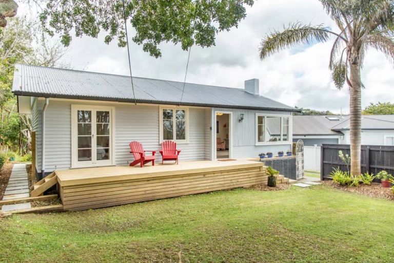 Photo of property in 66 County Road, Torbay, Auckland, 0630