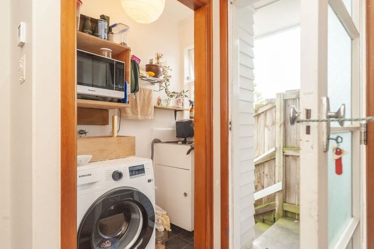 Photo of property in 3 Foyle Street, Island Bay, Wellington, 6023