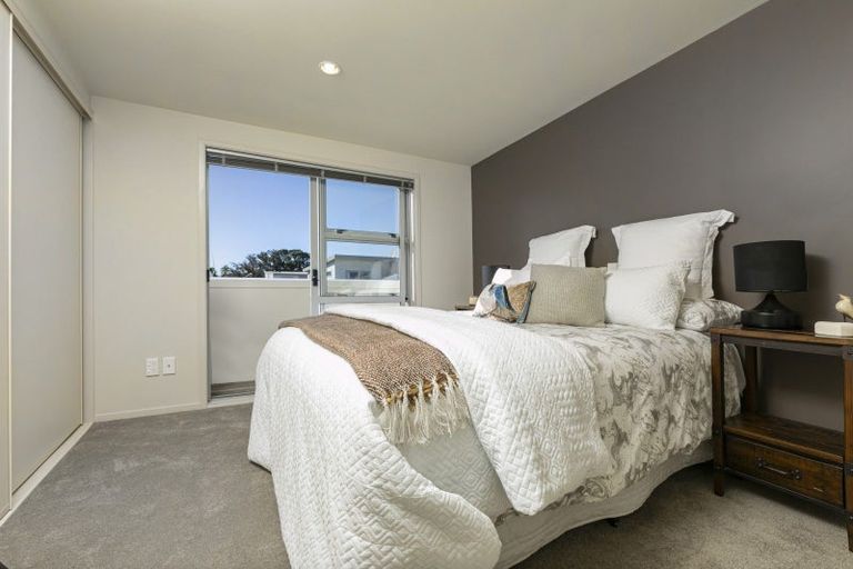 Photo of property in 8/3 Riverside Road, Orewa, 0931