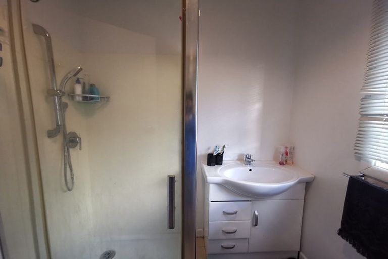 Photo of property in 26 Swanson Road, Henderson, Auckland, 0610