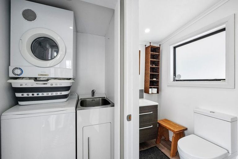 Photo of property in 28a Te Moau Avenue, Parakai, 0830