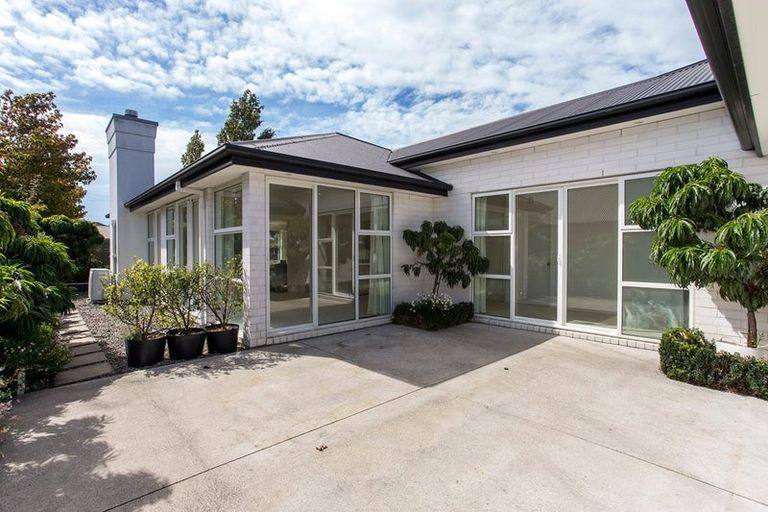 Photo of property in 2 Glen Oaks Drive, Northwood, Christchurch, 8051