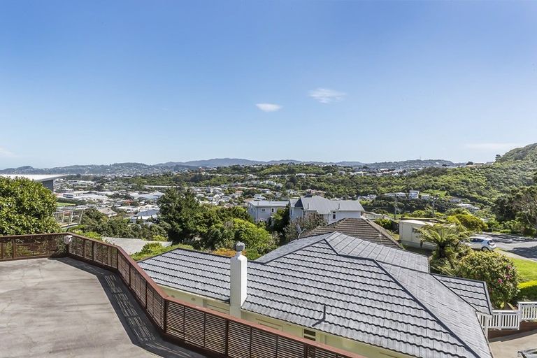 Photo of property in 123a Nevay Road, Miramar, Wellington, 6022