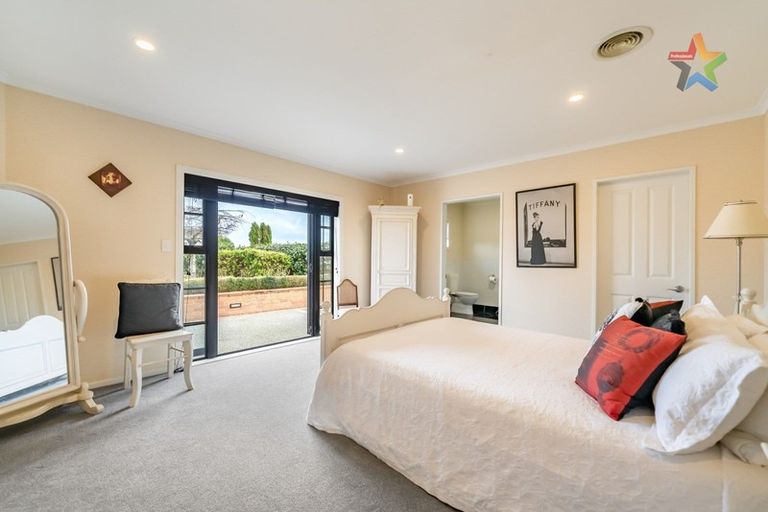 Photo of property in 44 Arahiwi Grove, Tirohanga, Lower Hutt, 5010