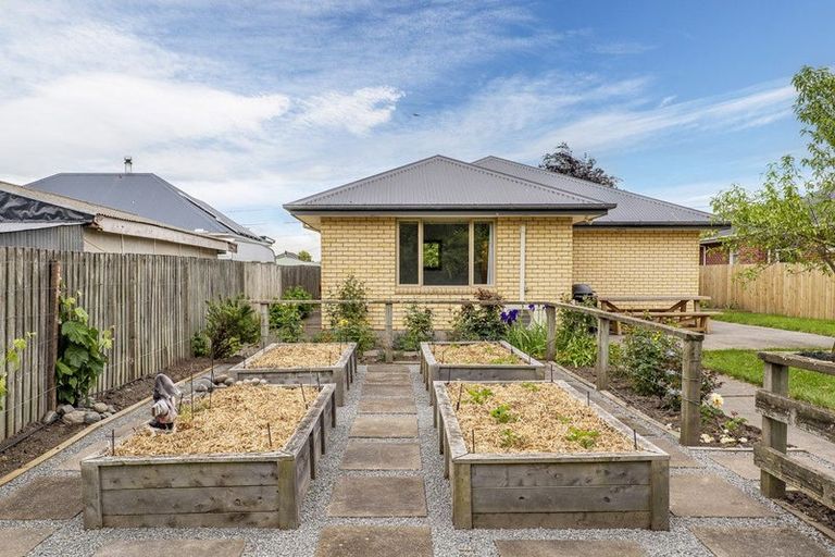 Photo of property in 450 Hills Road, Mairehau, Christchurch, 8052
