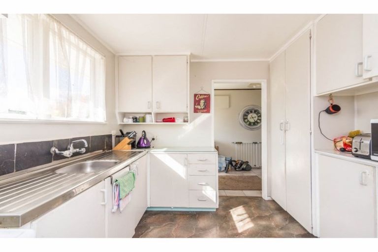 Photo of property in 63 Oreil Avenue, West Harbour, Auckland, 0618