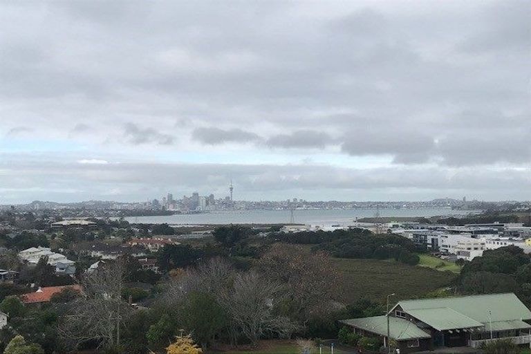 Photo of property in Frank Sargeson Apts, 508/74 Anzac Street, Takapuna, Auckland, 0622