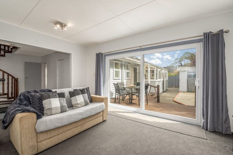 Photo of property in 19 Mimihau Grove, Wainuiomata, Lower Hutt, 5014