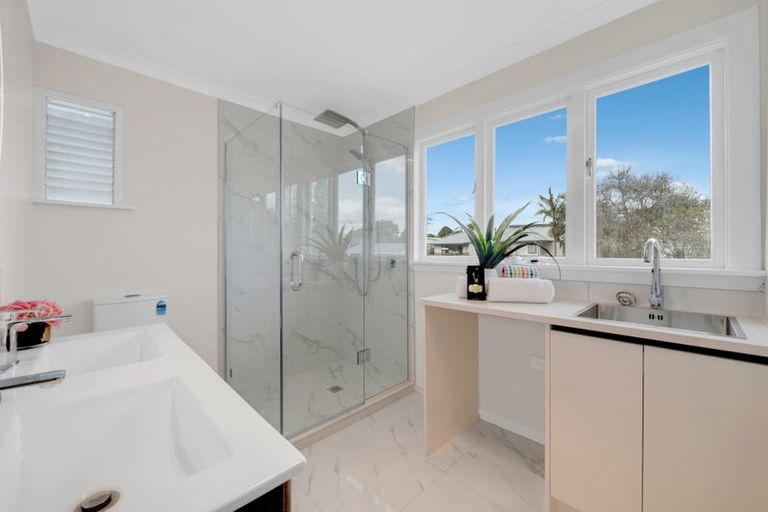 Photo of property in 5 Lane Road, Weymouth, Auckland, 2103