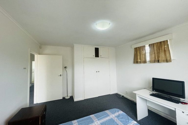 Photo of property in 39 Archibald Road, Kelston, Auckland, 0602