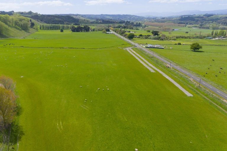 Photo of property in 643b Pohangina Road, Ashhurst, 4884