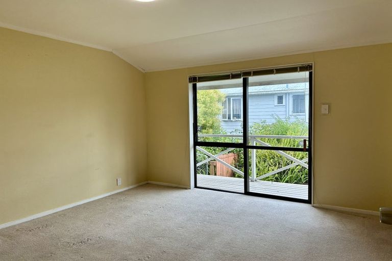 Photo of property in 2/30 Ribblesdale Road, Henderson, Auckland, 0612