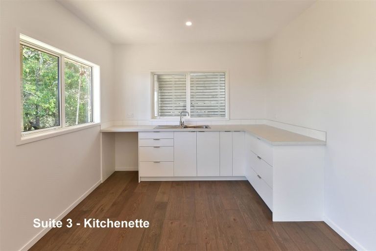 Photo of property in 299 Whangaparaoa Road, Red Beach, 0932