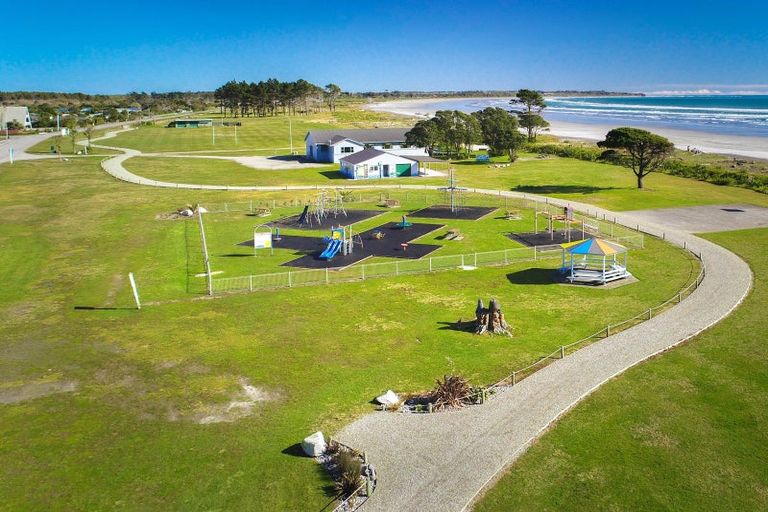 Photo of property in 5 Marine Parade, Carters Beach, Westport, 7825