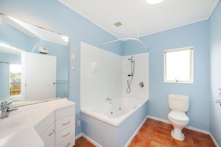 Photo of property in 101 Hillcrest Drive, Kelvin Grove, Palmerston North, 4414