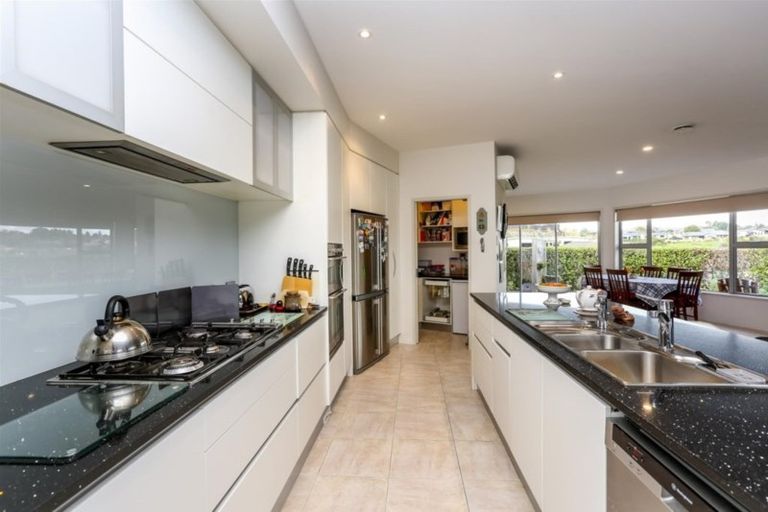 Photo of property in 18 Adam Lile Drive, Highlands Park, New Plymouth, 4312