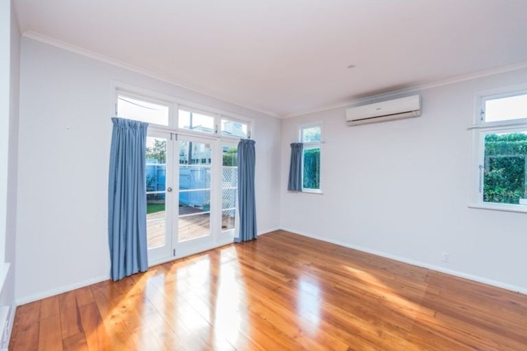 Photo of property in 93 Liverpool Street, College Estate, Whanganui, 4500