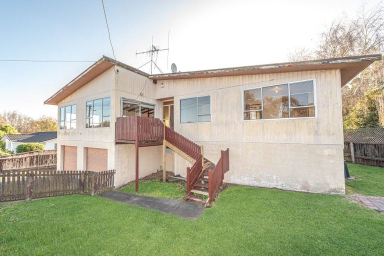 Photo of property in 75 Parkes Avenue, Saint Johns Hill, Whanganui, 4501
