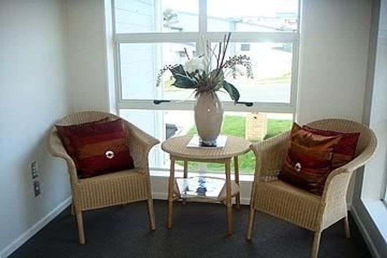 Photo of property in 9 Loughros Place, Pinehill, Auckland, 0632