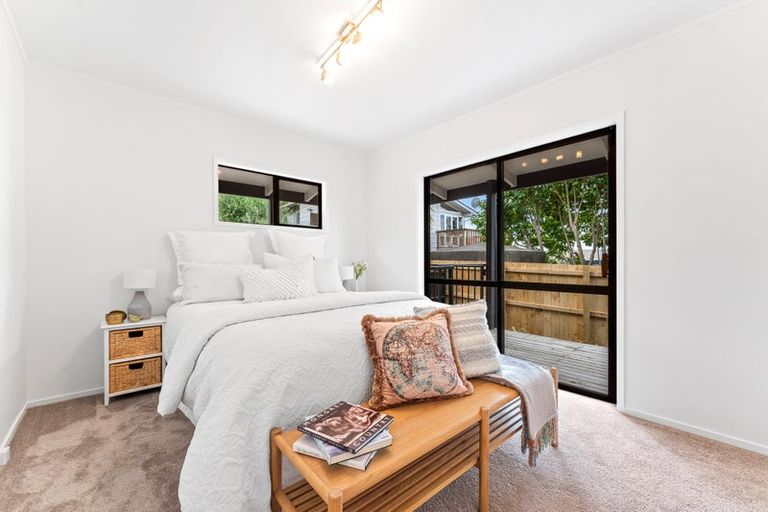 Photo of property in 6 Elliston Crescent, Stanmore Bay, Whangaparaoa, 0932