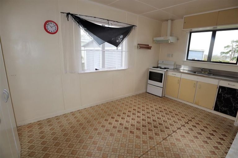 Photo of property in 58 West Coast Road, Te Kopuru, 0371