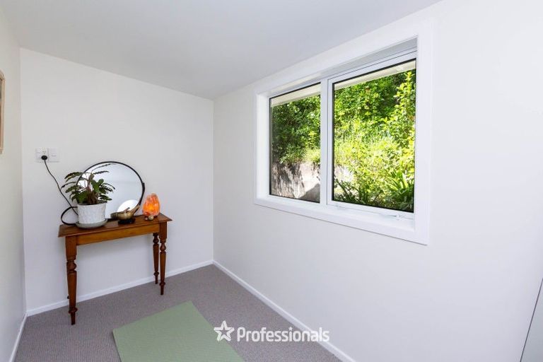 Photo of property in 43 Wyndham Road, Pinehaven, Upper Hutt, 5019