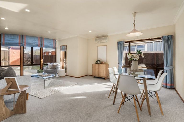 Photo of property in 19 Althorp Place, Avonhead, Christchurch, 8042