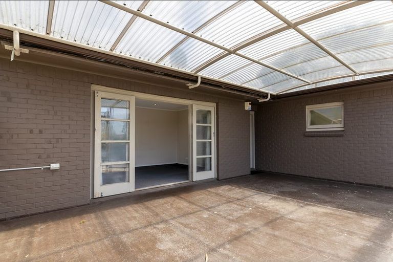 Photo of property in 51 Tirimoana Road, Te Atatu South, Auckland, 0602