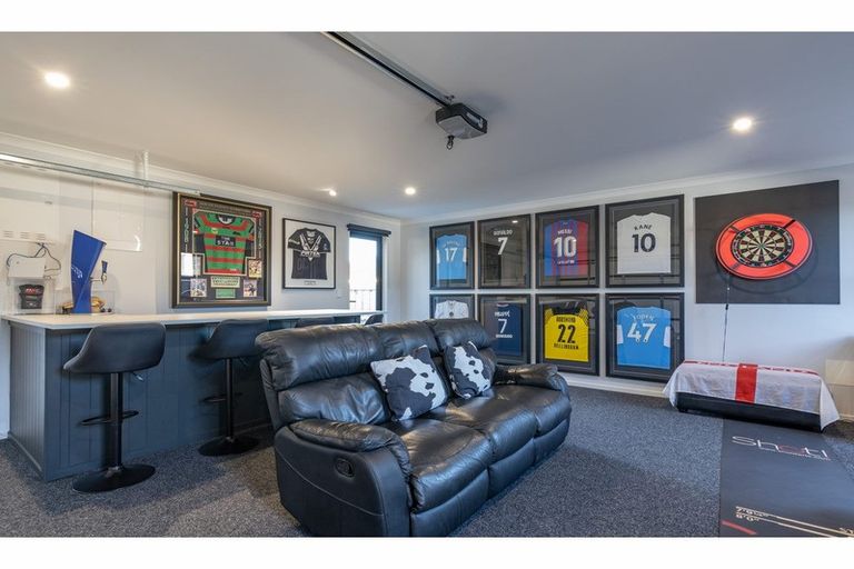 Photo of property in 33 Highgate Drive, Rangiora, 7400