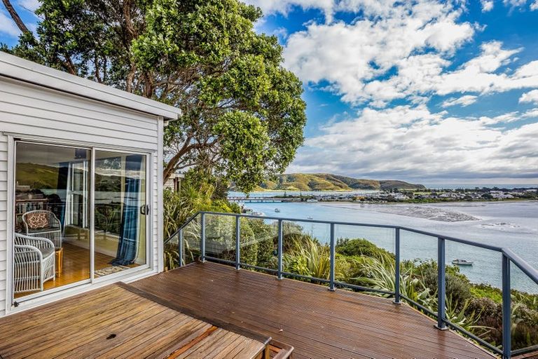 Photo of property in 61 Bayview Road, Paremata, Porirua, 5024