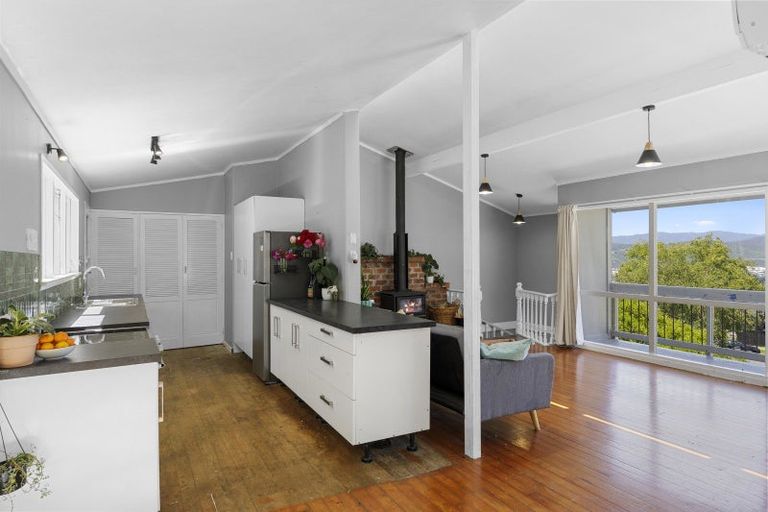 Photo of property in 89 Mulberry Street, Normandale, Lower Hutt, 5010