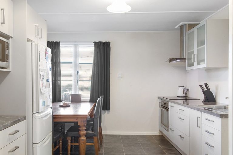 Photo of property in 23 Rowcliffe Crescent, Avonside, Christchurch, 8061