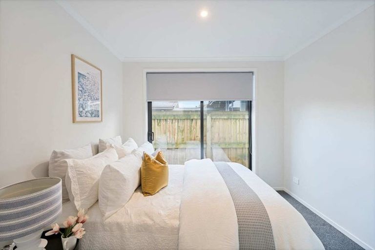 Photo of property in 5/5 Peachgrove Road, Te Atatu Peninsula, Auckland, 0610