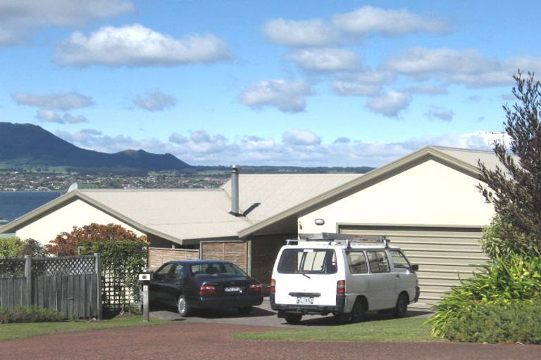 Photo of property in 12 Dorothy Drive, Acacia Bay, Taupo, 3330