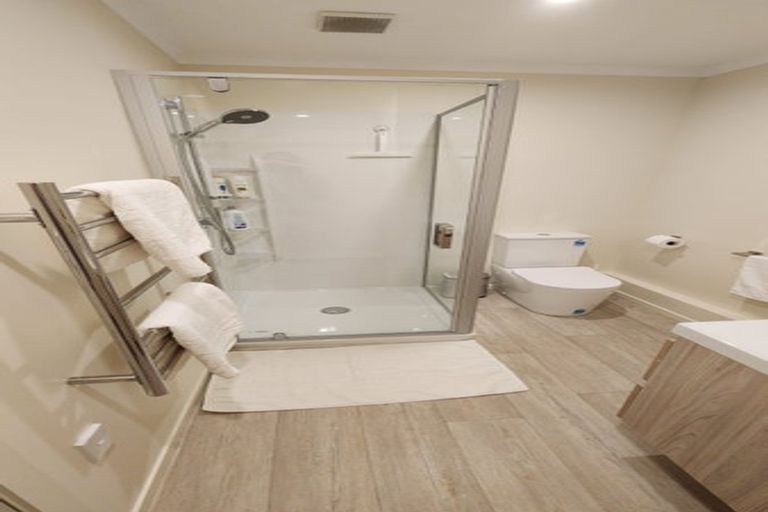 Photo of property in 20 Mercury Lane, Windsor Park, Auckland, 0632