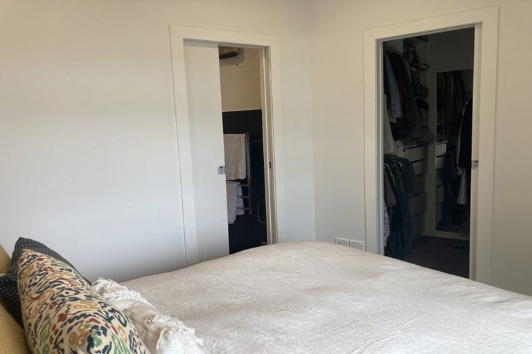 Photo of property in 216d Sutherland Road, Lyall Bay, Wellington, 6022