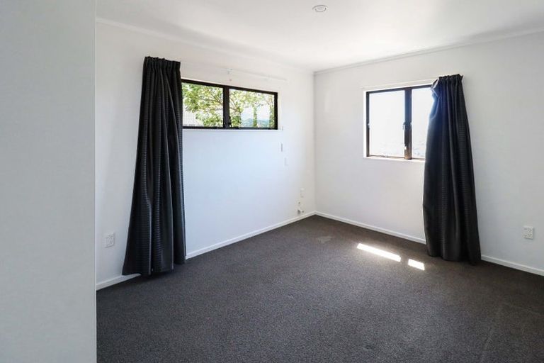 Photo of property in 2 Kaikoura Street, Maupuia, Wellington, 6022