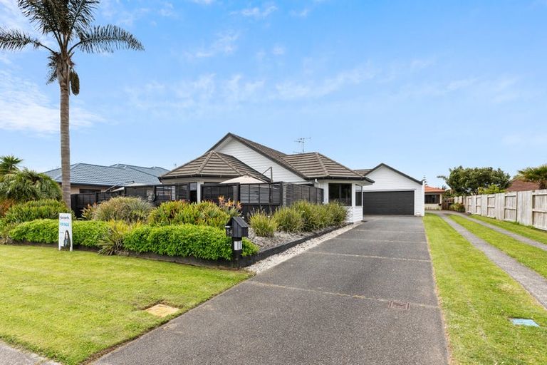 Photo of property in 54 Corinth Grove, Papamoa Beach, Papamoa, 3118