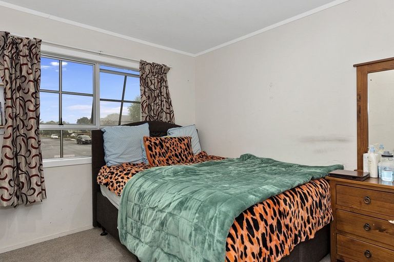 Photo of property in 18 Crescent Court, Melville, Hamilton, 3206