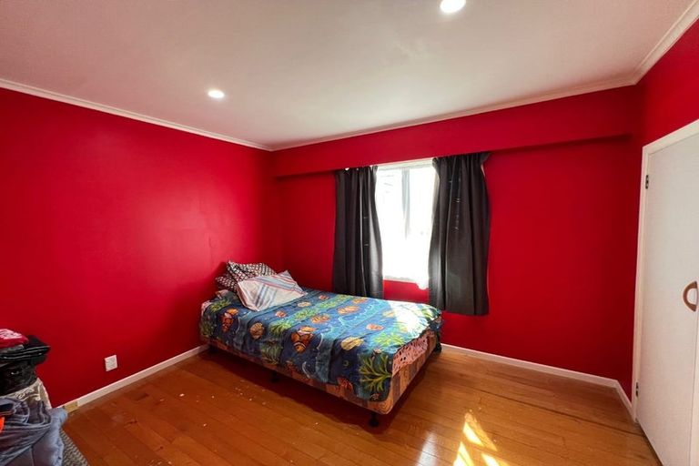 Photo of property in 94 Triangle Road, Massey, Auckland, 0614