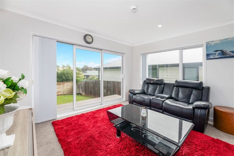 Photo of property in 1/67a Metcalfe Road, Ranui, Auckland, 0612