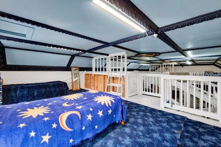 Photo of property in 20 Domett Street, Waitara, 4320