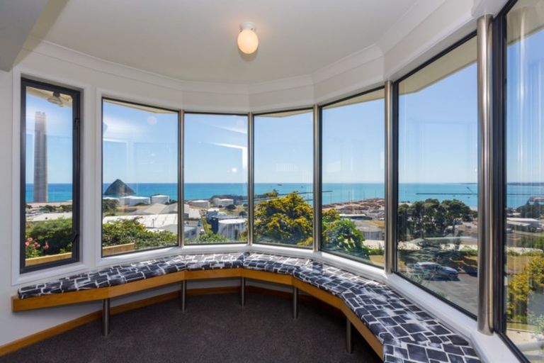 Photo of property in 27 Findlay Street, Moturoa, New Plymouth, 4310