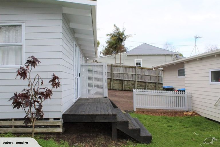 Photo of property in 3/60 Roberton Road, Avondale, Auckland, 1026