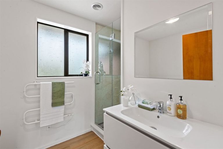 Photo of property in 2/260 Lincoln Road, Addington, Christchurch, 8024