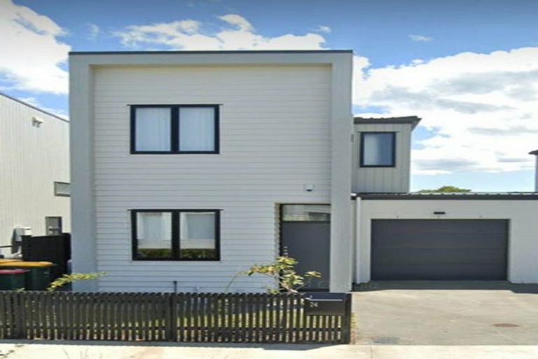 Photo of property in 24 Tapuwae Way, Mangere Bridge, Auckland, 2022