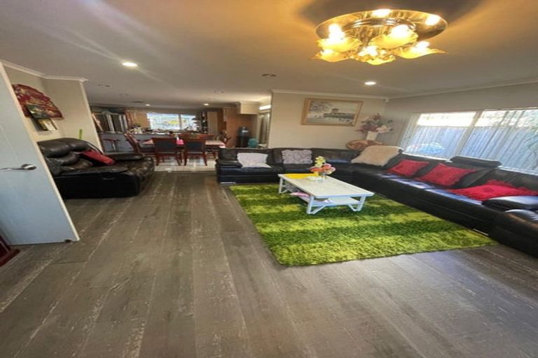 Photo of property in 10 Agapanthus Place, Flat Bush, Auckland, 2016