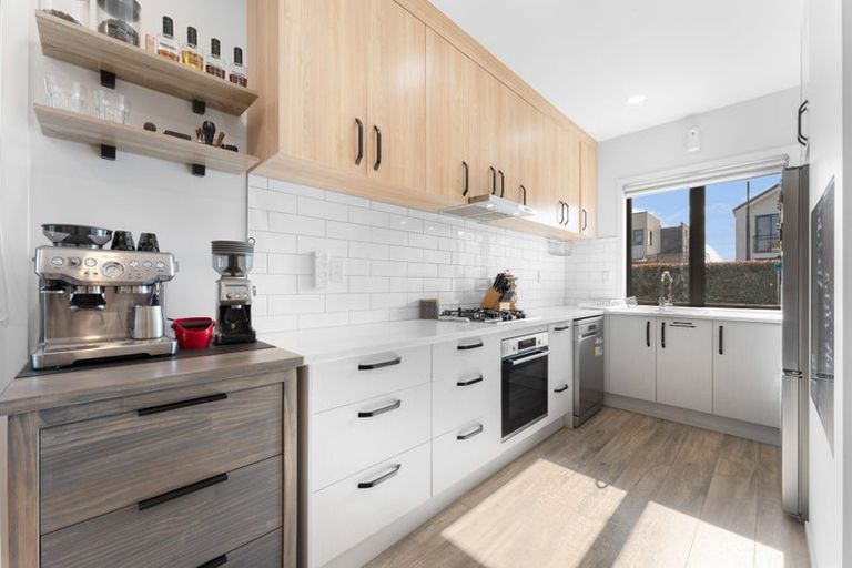 Photo of property in 7 Tapuwae Way, Mangere Bridge, Auckland, 2022